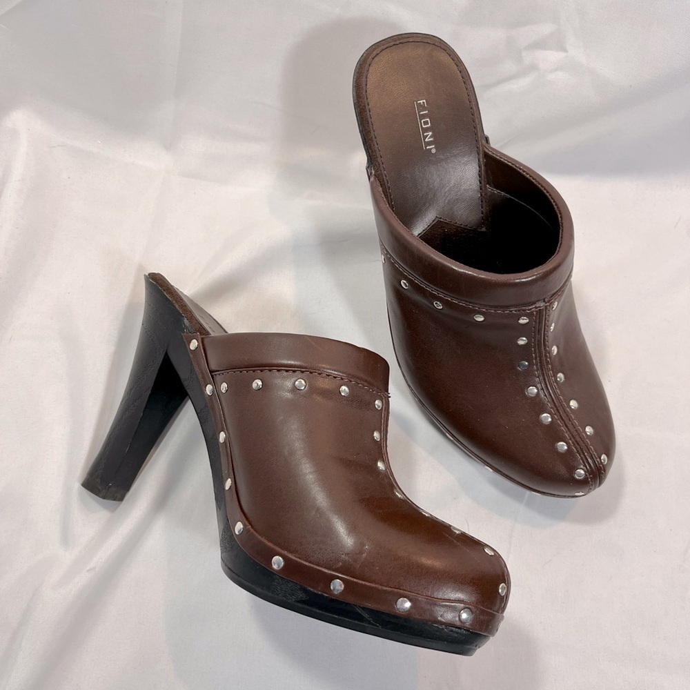 Fioni Brown Heeled Mules